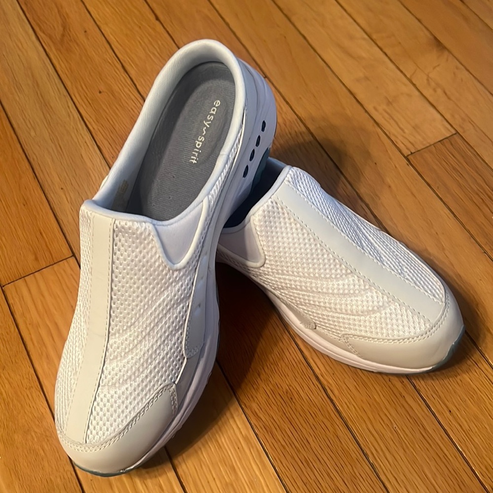 NIB - Easy Spirit Travel Time Slides size 10 - NEVER WORN.